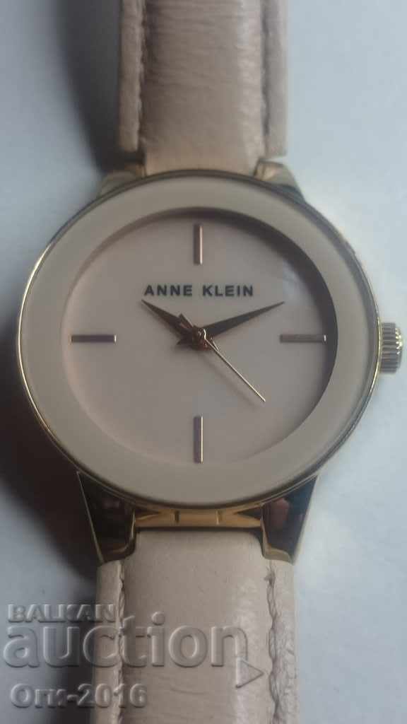 Clock ANNE KLEIN
