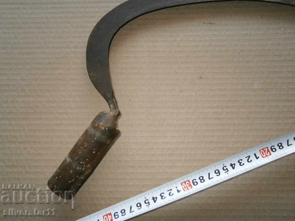 Delivery of Old forged sickle antique tool 100% authentic Delivery of Old forged sickle antique tool 100% authentic