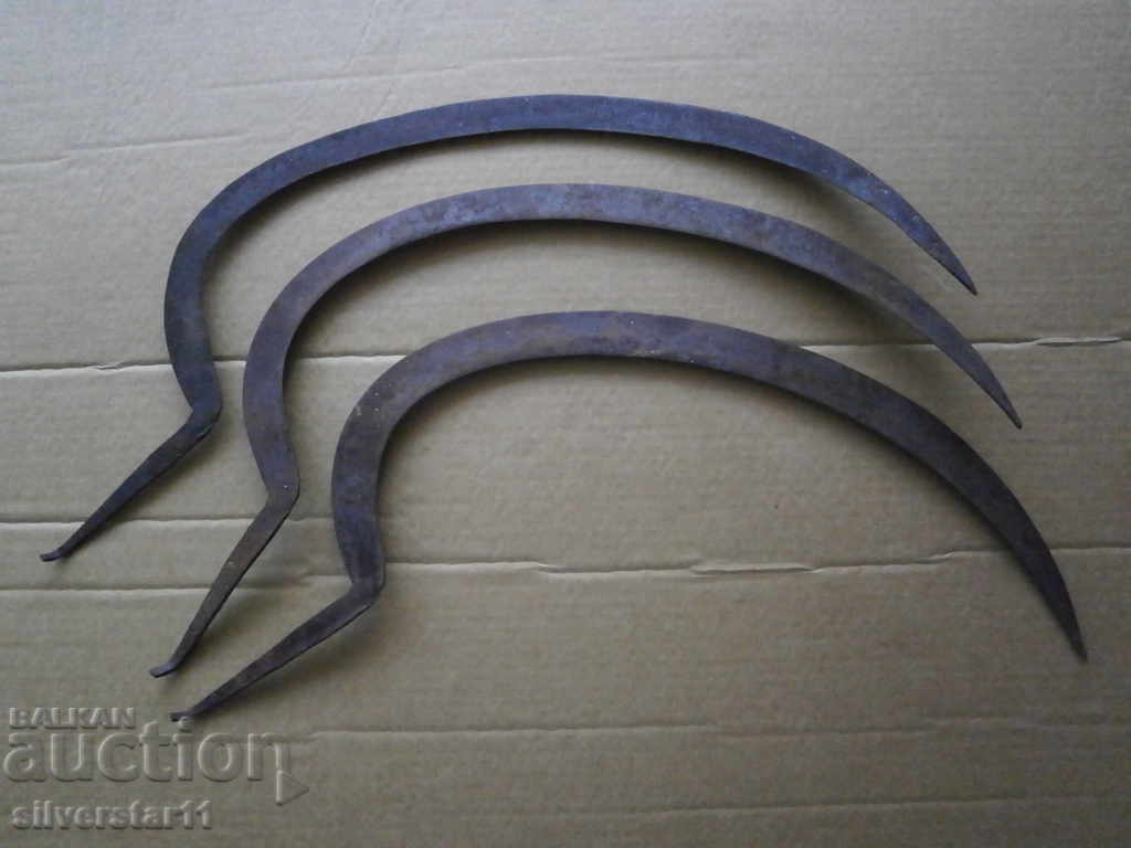 Old forged sickle antique tool 100% authentic lot 3 pieces - 5 Old forged sickle antique tool 100% authentic lot 3 pieces - 5