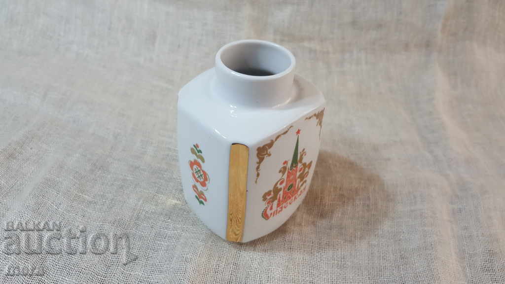 An old porcelain vase - 6 An old porcelain vase - 6