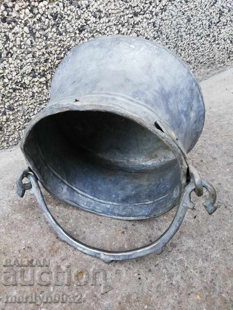 Old copper kettle, copper, cauldron, cauldron, copper vessel with price 64.00 BGN | € 32.72 Old copper kettle, copper, cauldron, cauldron, copper vessel with price 64.00 BGN | € 32.72