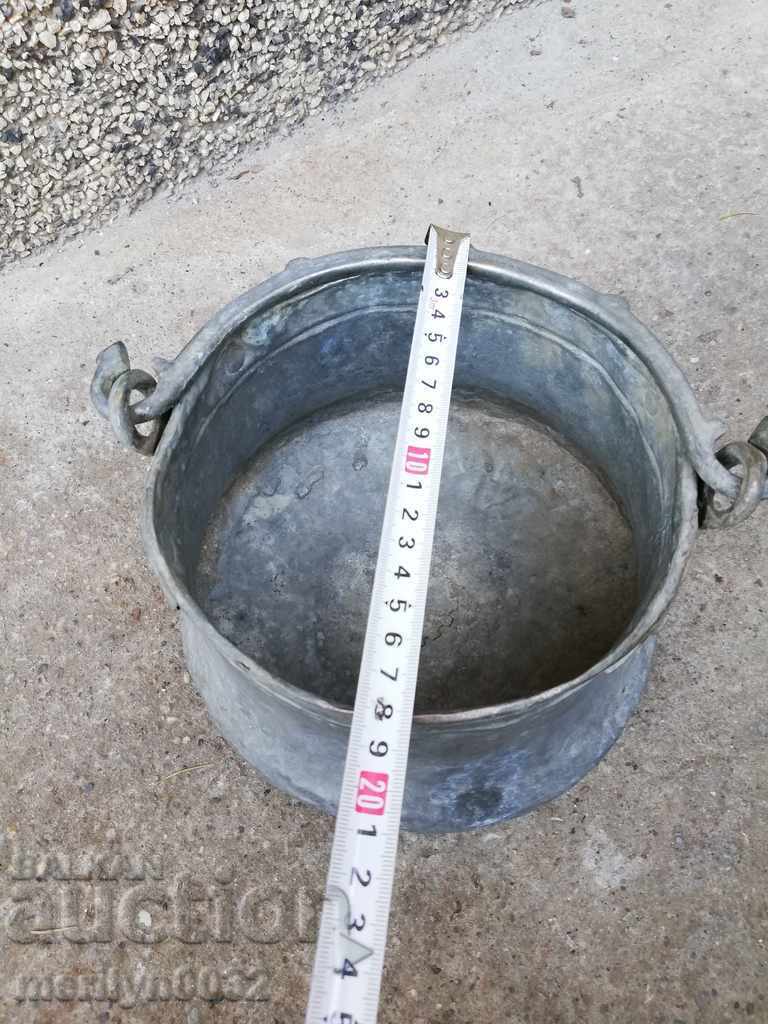 Delivery of Old copper kettle, copper, cauldron, cauldron, copper vessel Delivery of Old copper kettle, copper, cauldron, cauldron, copper vessel