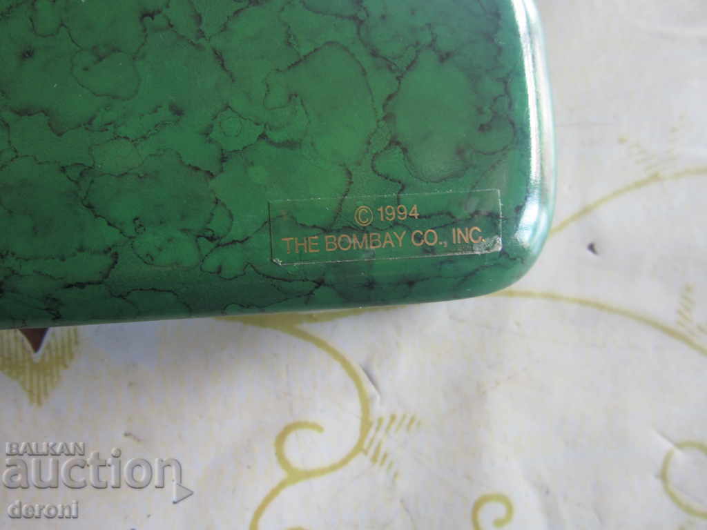 Auction  An amazing pen pen in a box