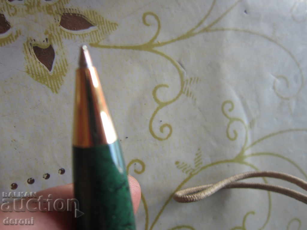 An amazing pen pen in a box - 5