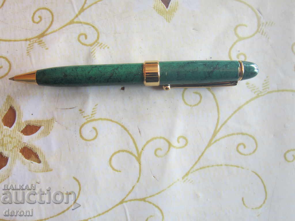 An amazing pen pen in a box - 6