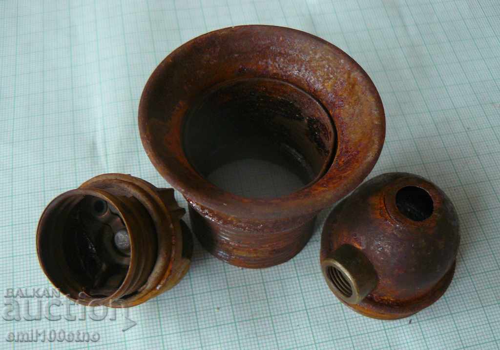 An old metal cap with price 7.00 BGN | € 3.58 An old metal cap with price 7.00 BGN | € 3.58