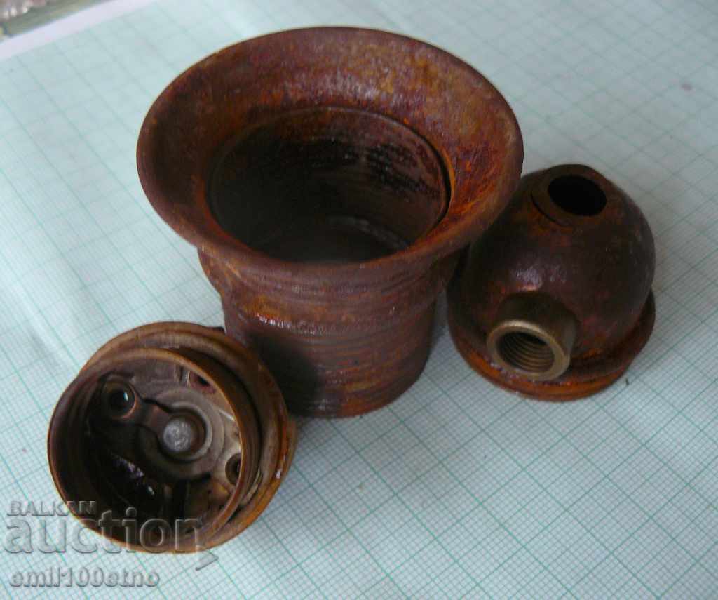 Auction An old metal cap Auction An old metal cap