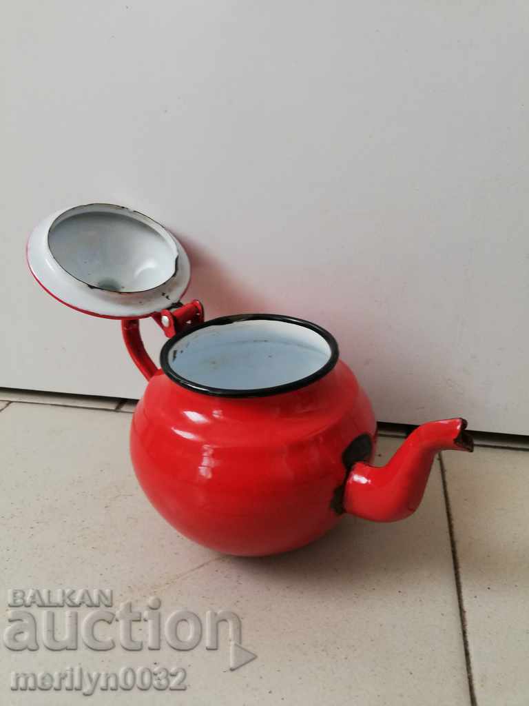 Auction Enamel teapot, enamel bowl Auction Enamel teapot, enamel bowl