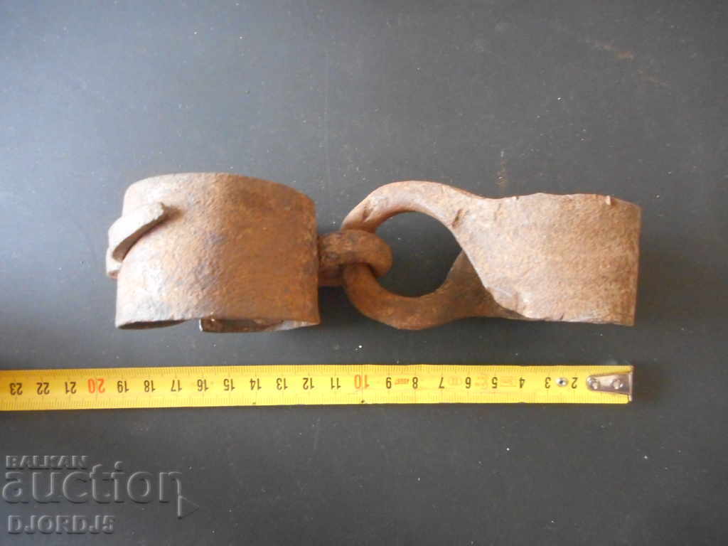 Παλιά σφυρήλατο σίδερο με τιμή 3.00 BGN | € 1.53 Παλιά σφυρήλατο σίδερο με τιμή 3.00 BGN | € 1.53