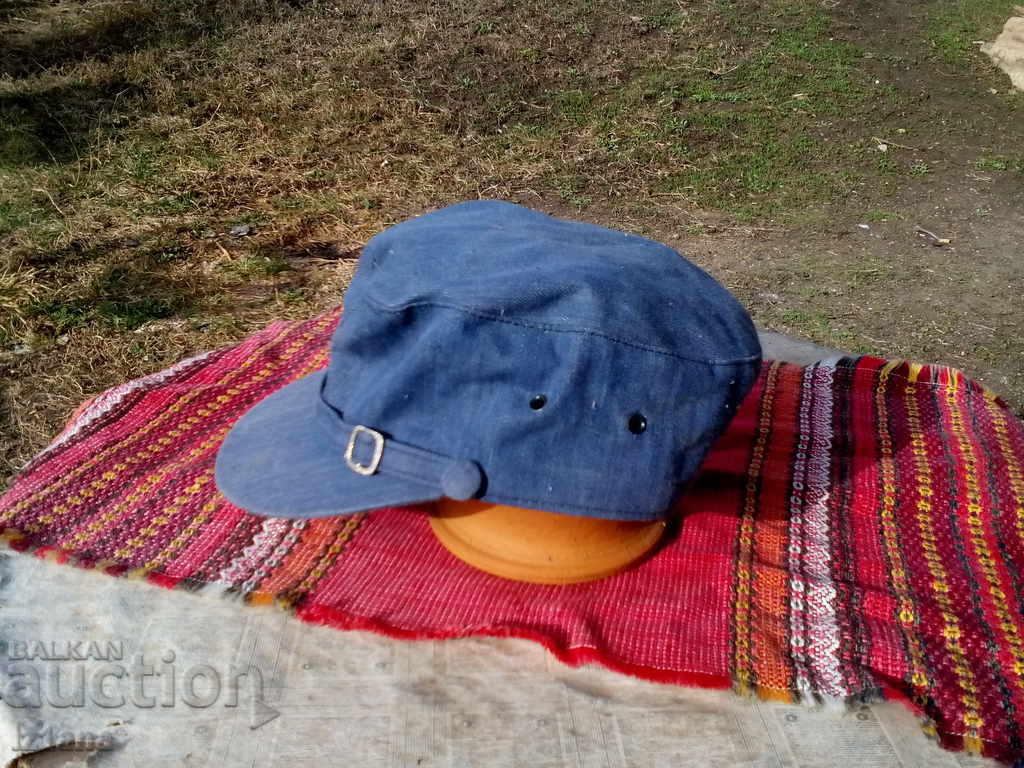 Delivery of An old casket