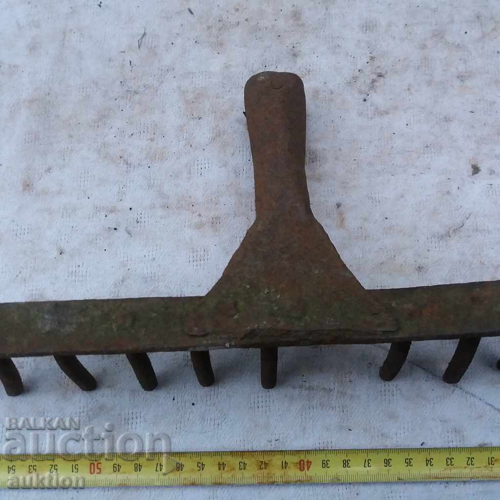 STABLE MASSIVE CROWN TURN, AGRICULTURAL FARM with price 6.99 BGN | € 3.57 STABLE MASSIVE CROWN TURN, AGRICULTURAL FARM with price 6.99 BGN | € 3.57