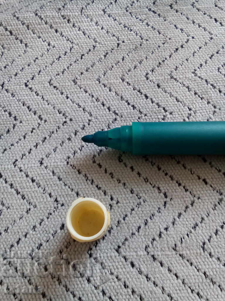 Delivery of Old glider, marker