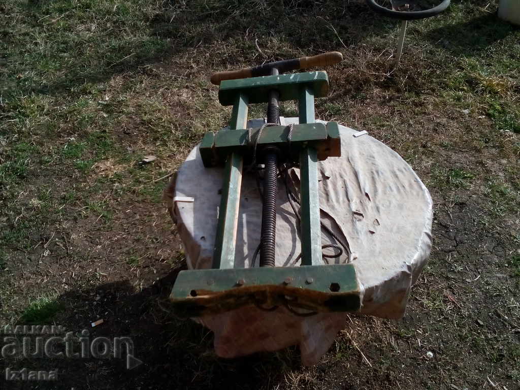 An old carpentry, vise - 6