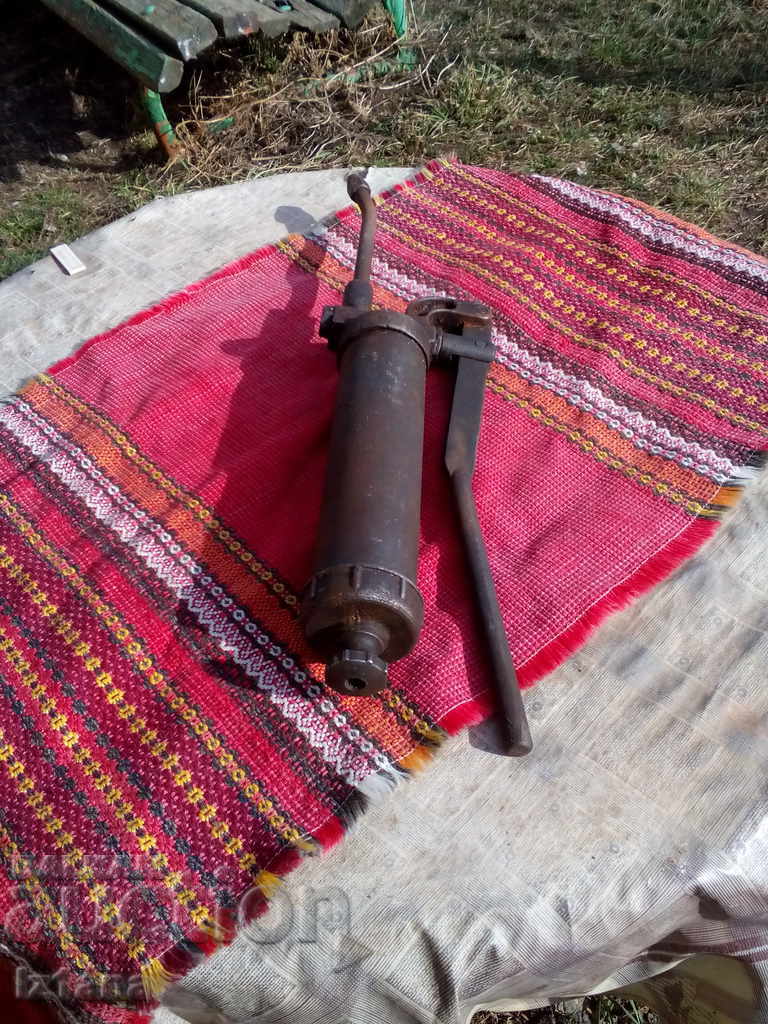 Παλιά λιπαντικό, taklamit με τιμή 20.00 BGN | € 10.23 Παλιά λιπαντικό, taklamit με τιμή 20.00 BGN | € 10.23