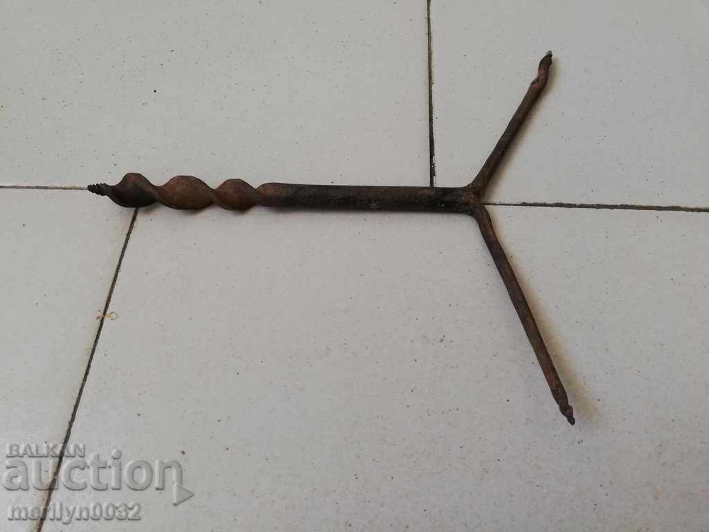 Old woodcutter, chopper, drill, tool with price 35.00 BGN | € 17.90 Old woodcutter, chopper, drill, tool with price 35.00 BGN | € 17.90