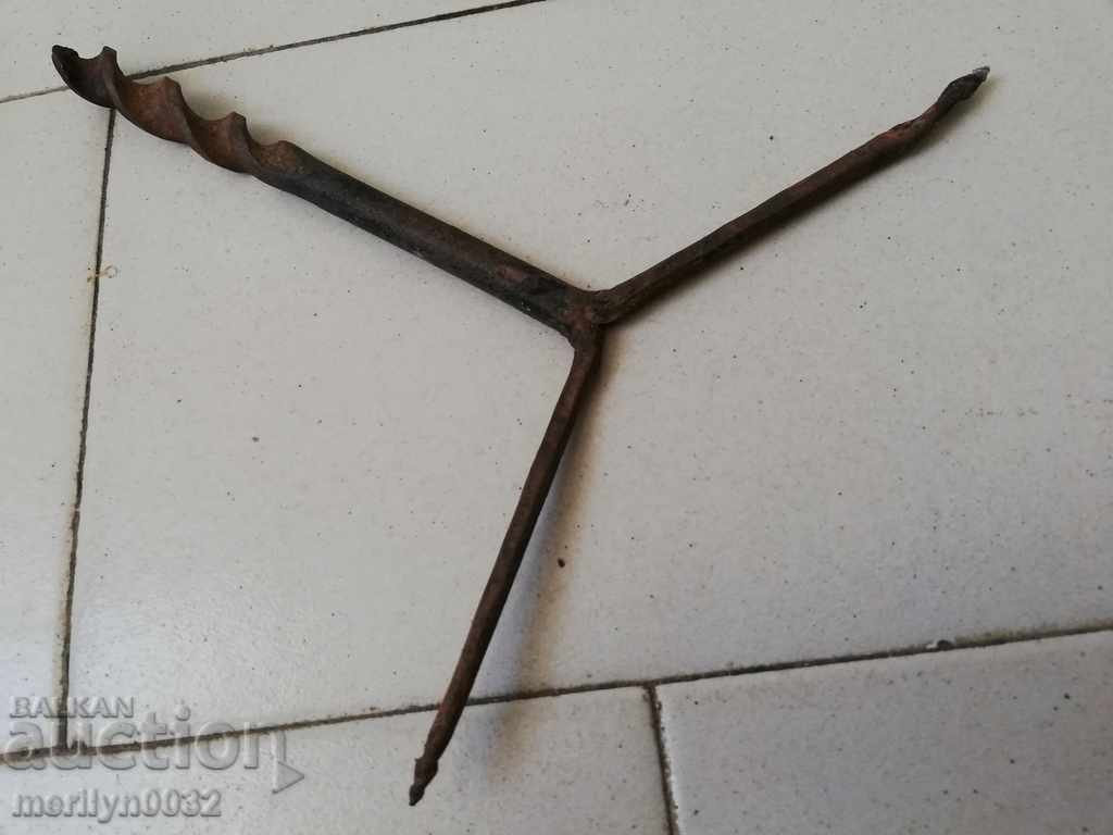 Old woodcutter, chopper, drill, tool - 5 Old woodcutter, chopper, drill, tool - 5