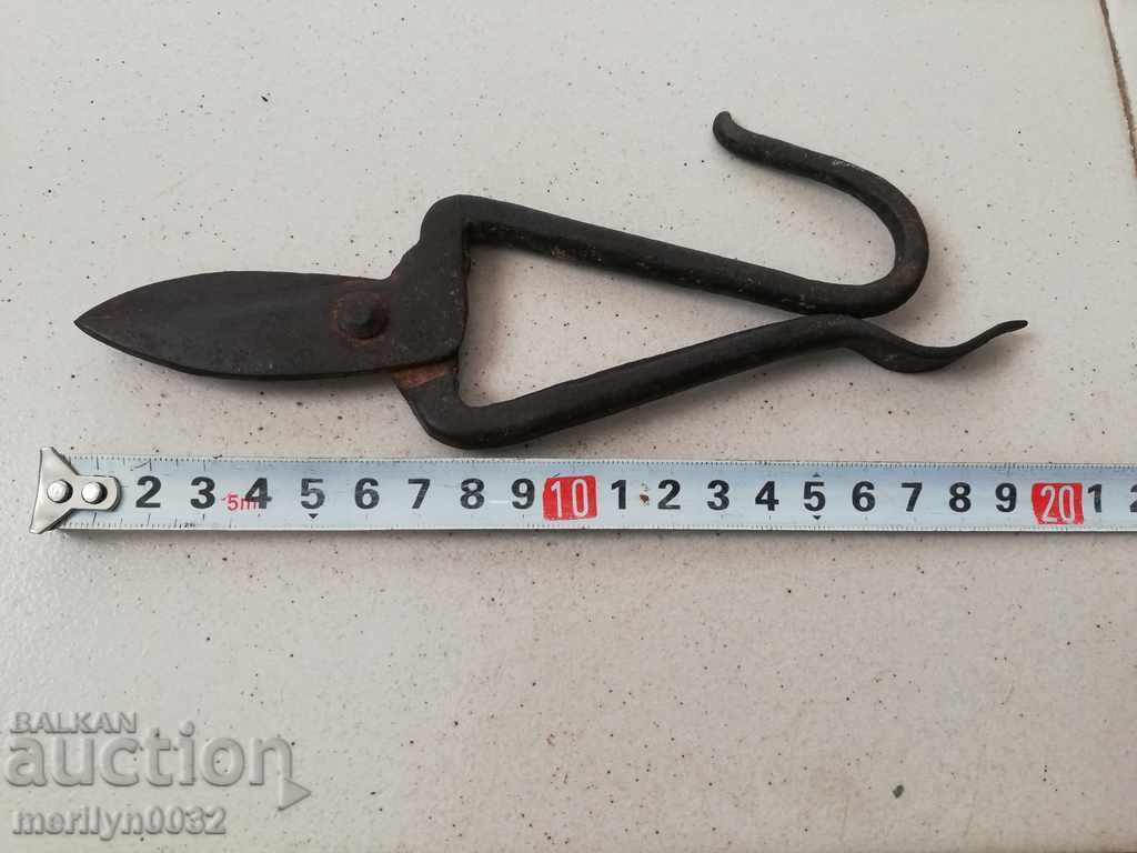 Auction Antique forged scissors Auction Antique forged scissors