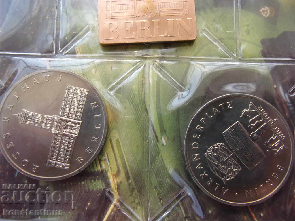 Livrarea GDR Jubileen Seth 1987 - 750 de ani Berlin UNC