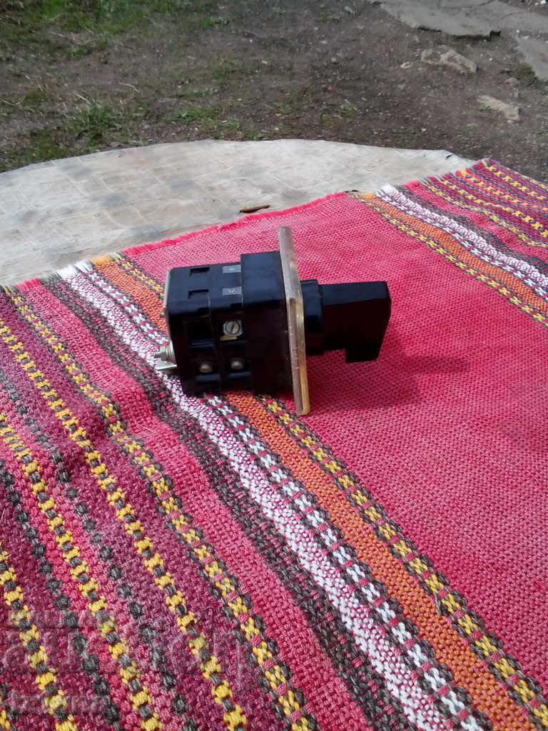 Auction Old power switch Auction Old power switch