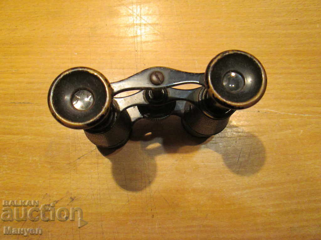 Auction I sell a very beautiful and old theater binocular .RRRRRRRRRRR Auction I sell a very beautiful and old theater binocular .RRRRRRRRRRR