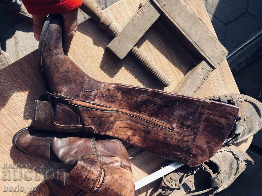 9773. WOMEN'S LEATHER BOTS 36 NUMBER ITALY ITALY with price 25.00 BGN | € 12.78 9773. WOMEN'S LEATHER BOTS 36 NUMBER ITALY ITALY with price 25.00 BGN | € 12.78