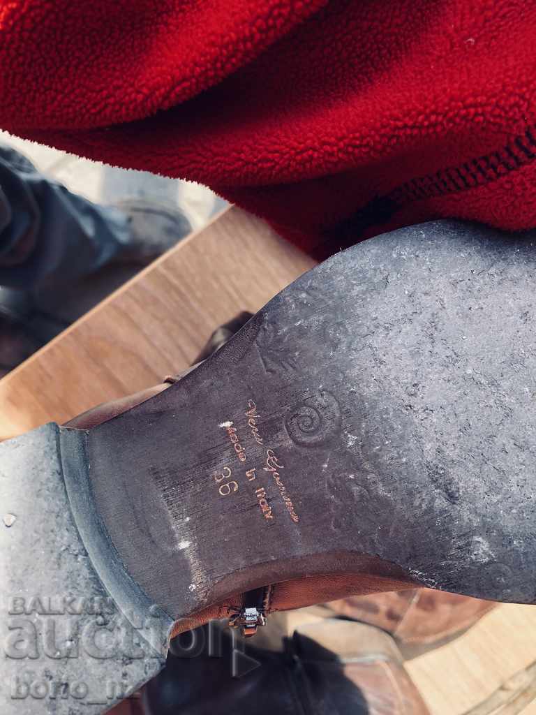 Auction 9773. WOMEN'S LEATHER BOTS 36 NUMBER ITALY ITALY Auction 9773. WOMEN'S LEATHER BOTS 36 NUMBER ITALY ITALY