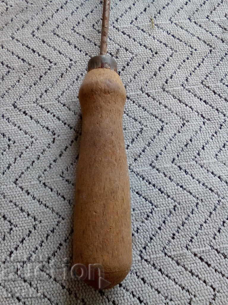 Old beekeeping tool with price 16.00 BGN | € 8.18 Old beekeeping tool with price 16.00 BGN | € 8.18