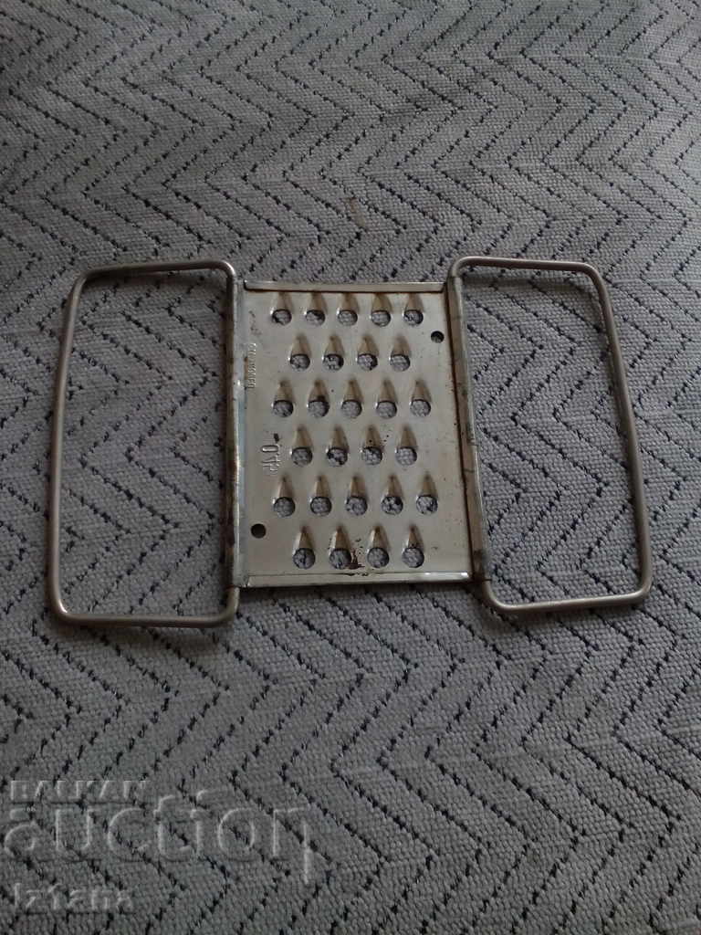 Delivery of An old kitchen grate