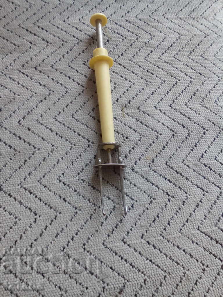 Vintage cocktail strainer with price 10.00 BGN | € 5.11 Vintage cocktail strainer with price 10.00 BGN | € 5.11