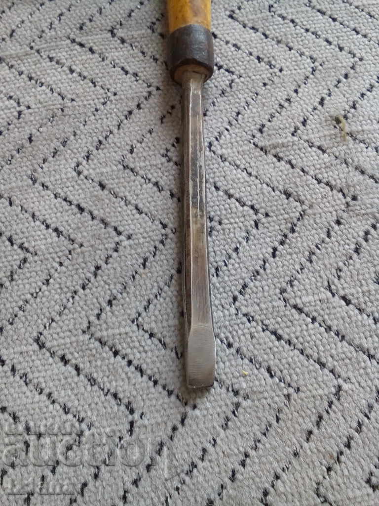 Auction  An old carving chisel