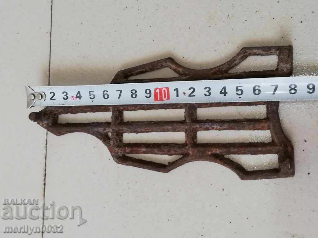 Grilled for an old iron on fire - 5 Grilled for an old iron on fire - 5