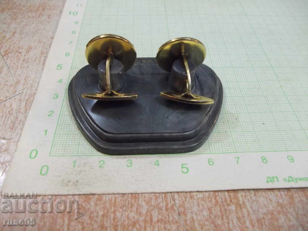 Delivery of Buttons - 17 Delivery of Buttons - 17