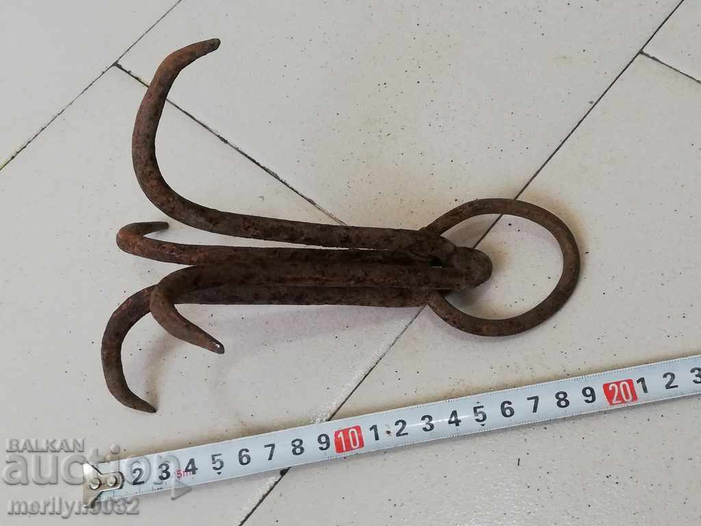 Delivery of An old forged scraping hook, a quadruped neck