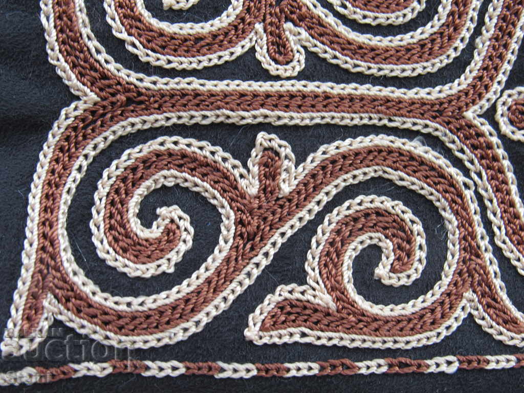 Authentic Mongol purse with Kazakh national motifs with price 32.00 BGN | € 16.36 Authentic Mongol purse with Kazakh national motifs with price 32.00 BGN | € 16.36