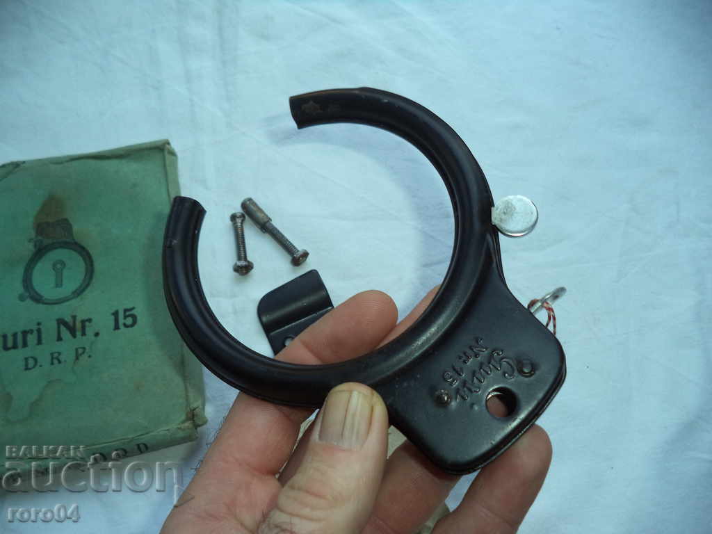 Delivery of Bicycle Locking Device GURI Nr.15 D.R.P. Delivery of Bicycle Locking Device GURI Nr.15 D.R.P.