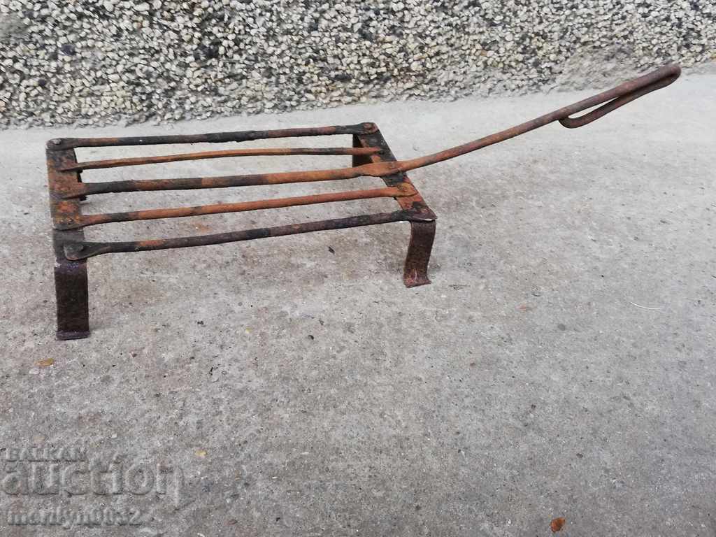 Стара ръчно кована скара, пържолник, ковано желязо