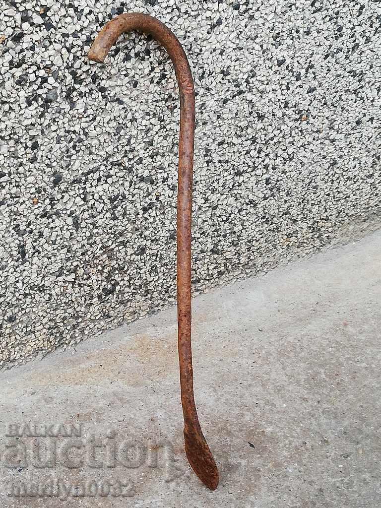 Delivery of Old forged iron primitive Delivery of Old forged iron primitive