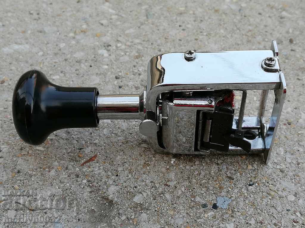 Rotary printing with Bakelite handle China 70s with price 34.00 BGN | € 17.38 Rotary printing with Bakelite handle China 70s with price 34.00 BGN | € 17.38