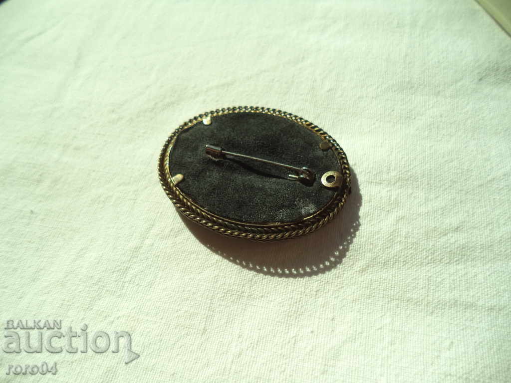 STARA BEAUTIFUL BROŠKA - 5 STARA BEAUTIFUL BROŠKA - 5