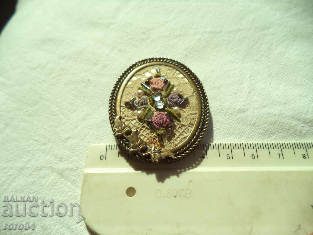 STARA BEAUTIFUL BROŠKA - 7 STARA BEAUTIFUL BROŠKA - 7