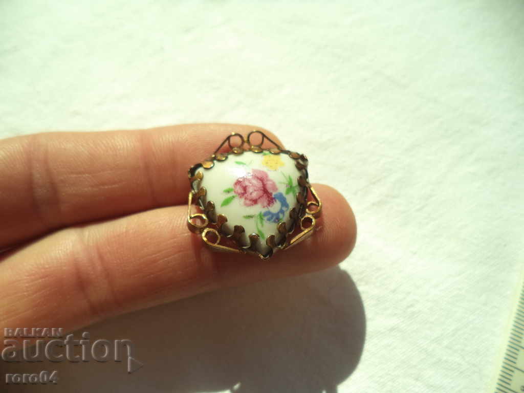 STARA BEAUTIFUL RUSSIAN BROSHA - PORCELAIN WITH COLD - 7