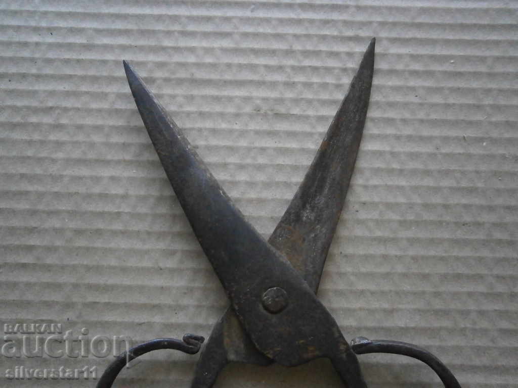 old primitive tool with price 15.00 BGN | € 7.67 old primitive tool with price 15.00 BGN | € 7.67
