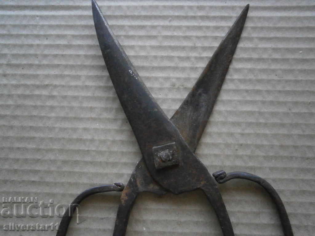 Auction old primitive tool Auction old primitive tool