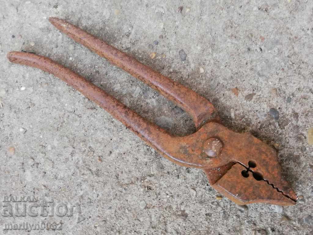 Ancient primitive crumpled keretten pliers in the 20th century - 5