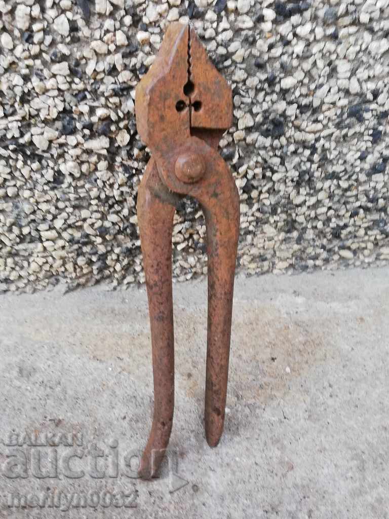 Ancient primitive crumpled keretten pliers in the 20th century - 6