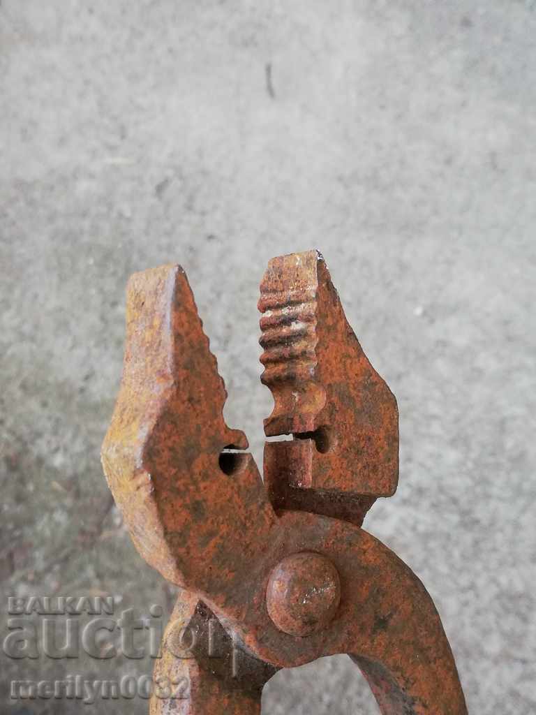 Ancient primitive crumpled keretten pliers in the 20th century - 7