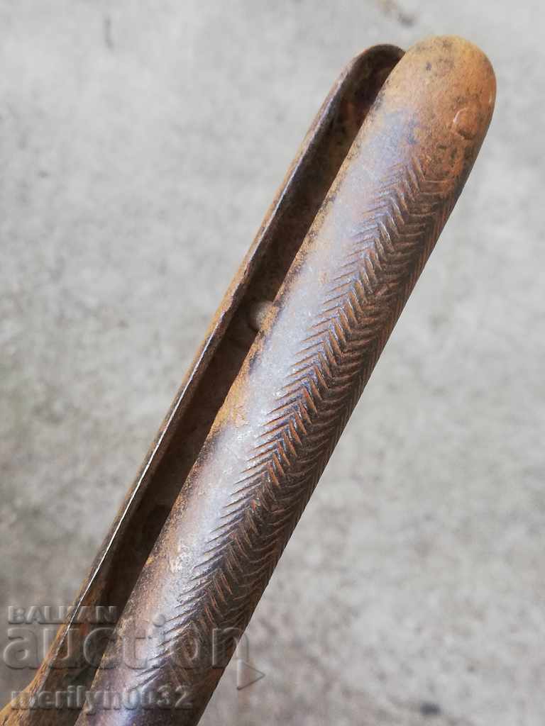 Old viticulture scissors, wrought iron with price 35.00 BGN | € 17.90 Old viticulture scissors, wrought iron with price 35.00 BGN | € 17.90