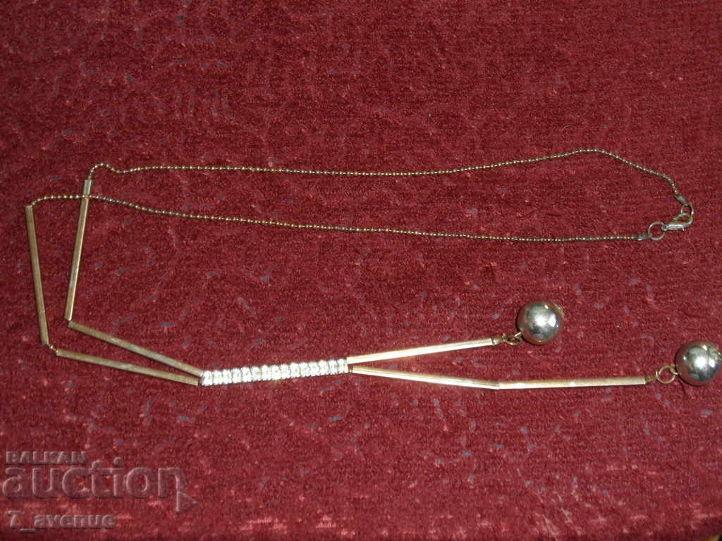 Licitație COLIER cu 30 de pietre, lungime 80cm