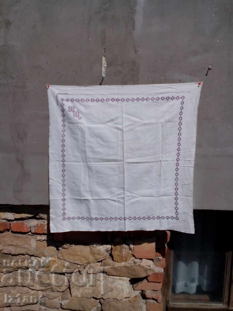 Стара бродирана покривка с цена 4.00 лв. | € 2.05 Стара бродирана покривка с цена 4.00 лв. | € 2.05