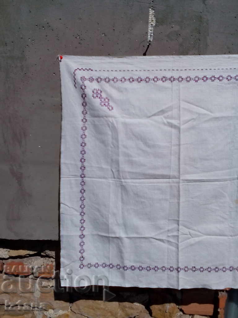 Аукцион Стара бродирана покривка Аукцион Стара бродирана покривка